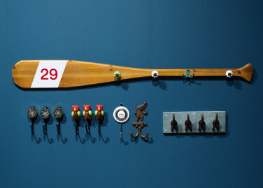 ВЕШАЛКИ, КРЮЧКИ