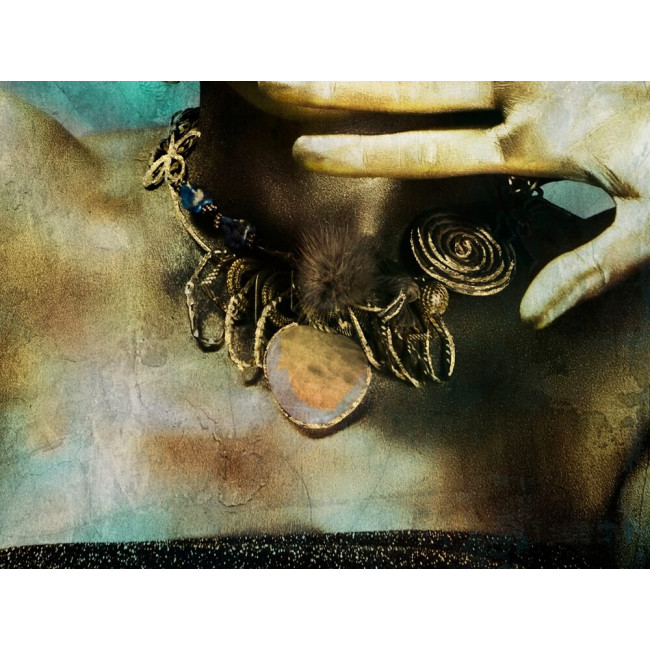 Glass pic. Gold-coloured beauty with leaf decorati, 80x120cm