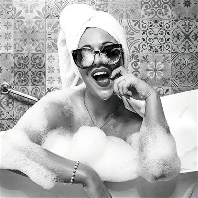 Stiklinis paveikslas Enjoy your bath, stiklas, 60x90cm