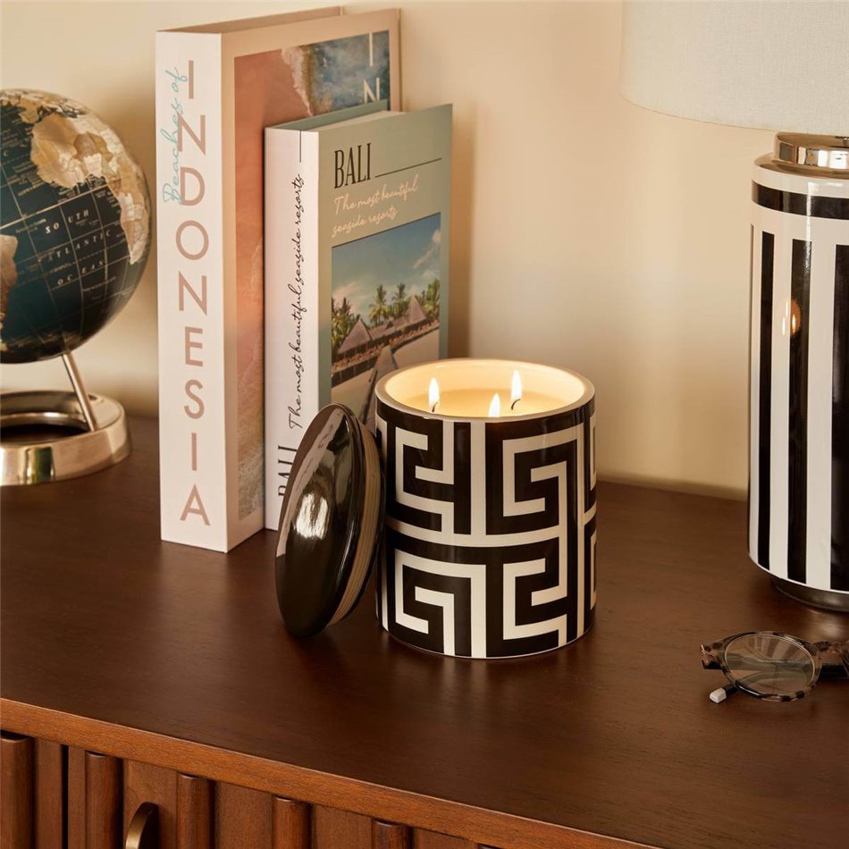 Candle in ceramic jar Palm Resort, 935g, H14.4cm, D12.8cm
