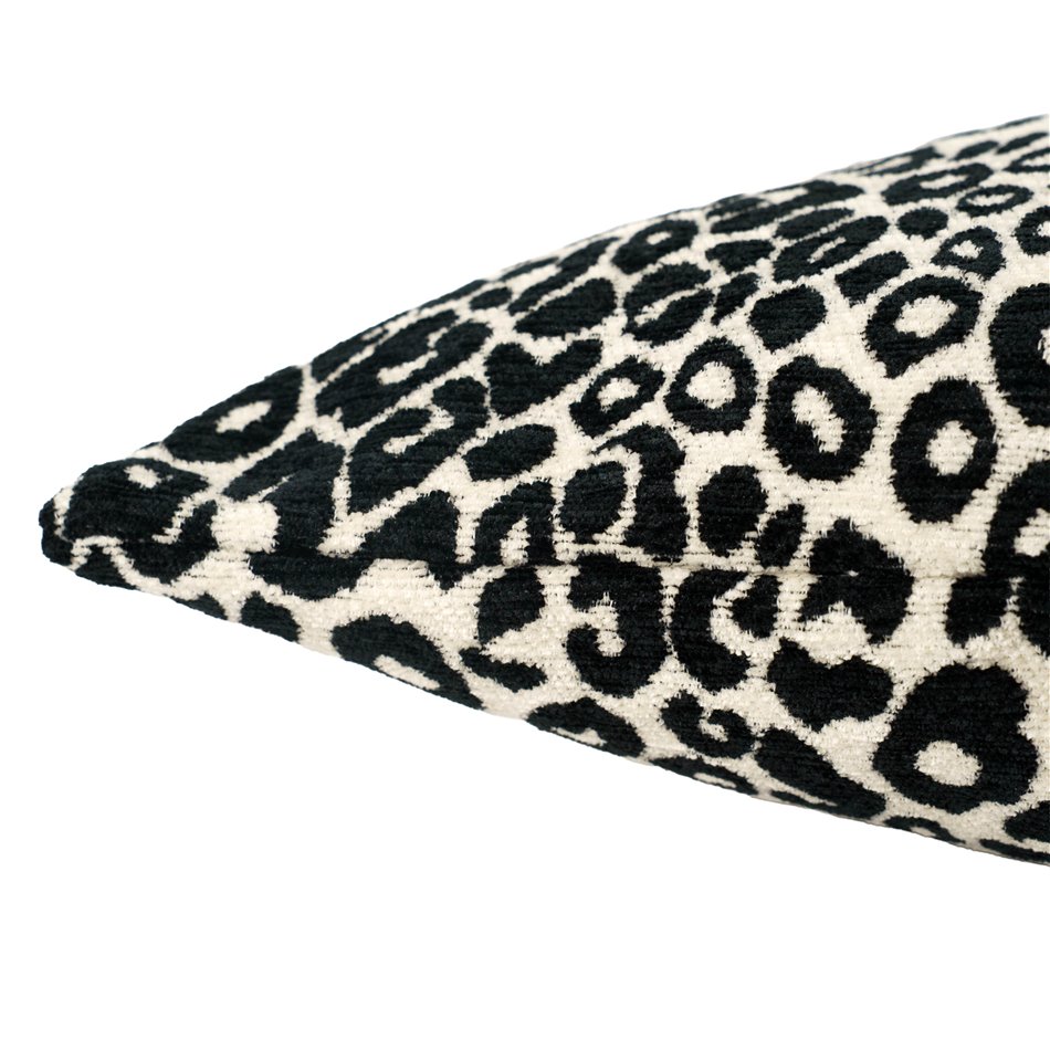 Decorative pillowcase Wild, white/black, 45x45cm