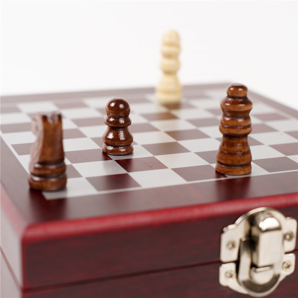 Wine set of 4, with chess board and pieces, H4.5x16.7x14.7cm