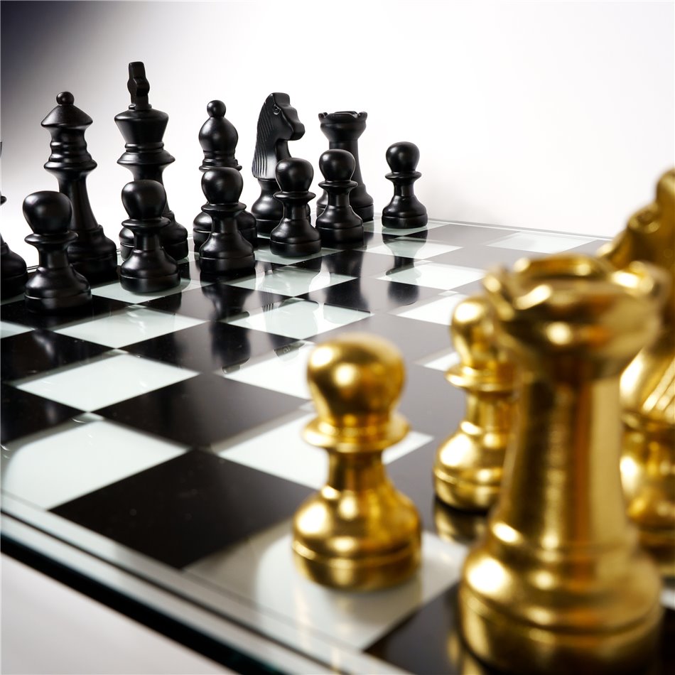Chess set w glass board, H15x60.4x60.4cm